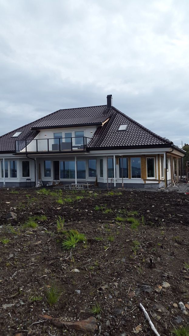 Stort toetasjes hus